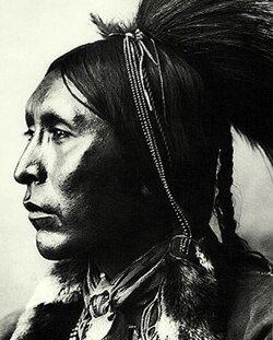 Two Hatchets, un Kiowa